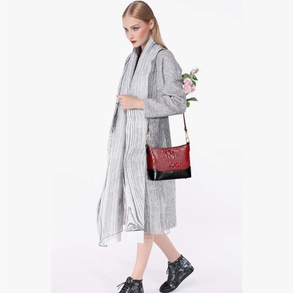 Crocodile crossbody, genuine, laser, purse, 👜 - Picture 1 of 10